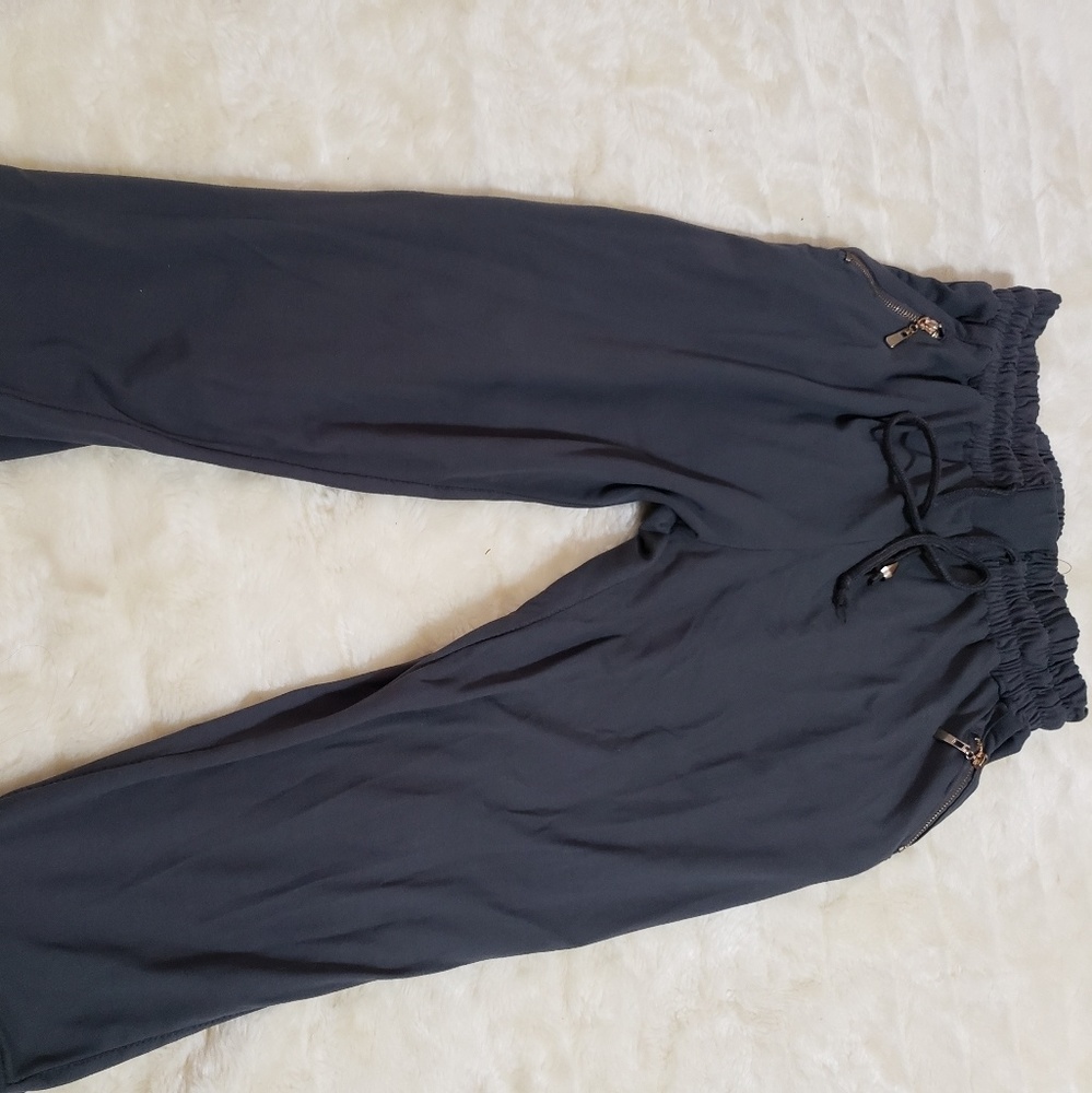 Grey training capris